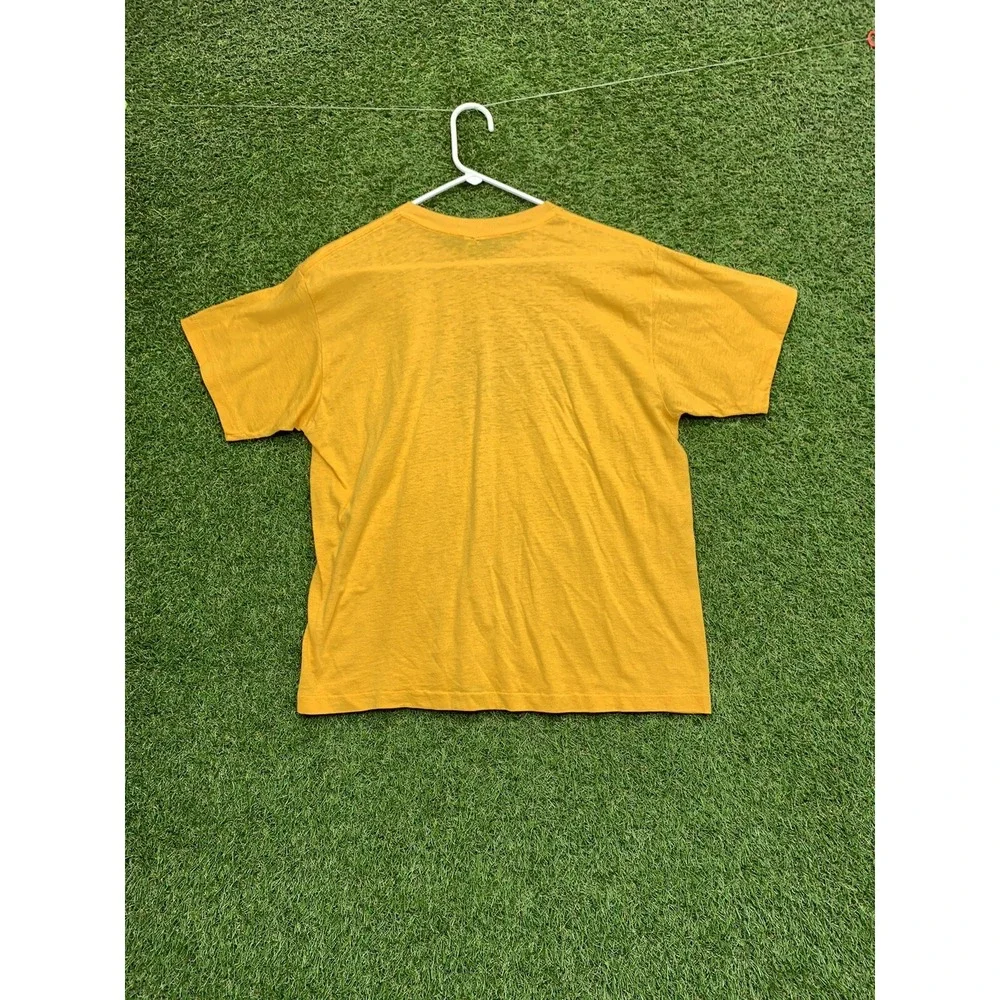 Vintage Los Angeles Lakers Shirt Mens Large Single Stitch Yellow USA Logo 7 90s